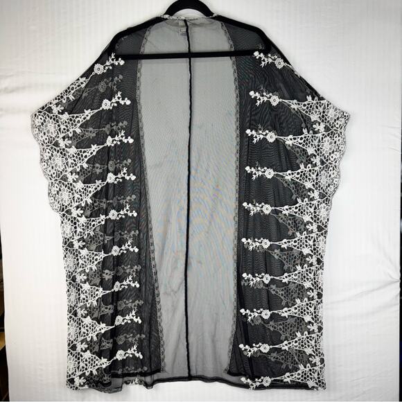 Time & Tru Black Sheer Kimono Duster White Floral Lace Trim Women Size Large/XL - Picture 5 of 6